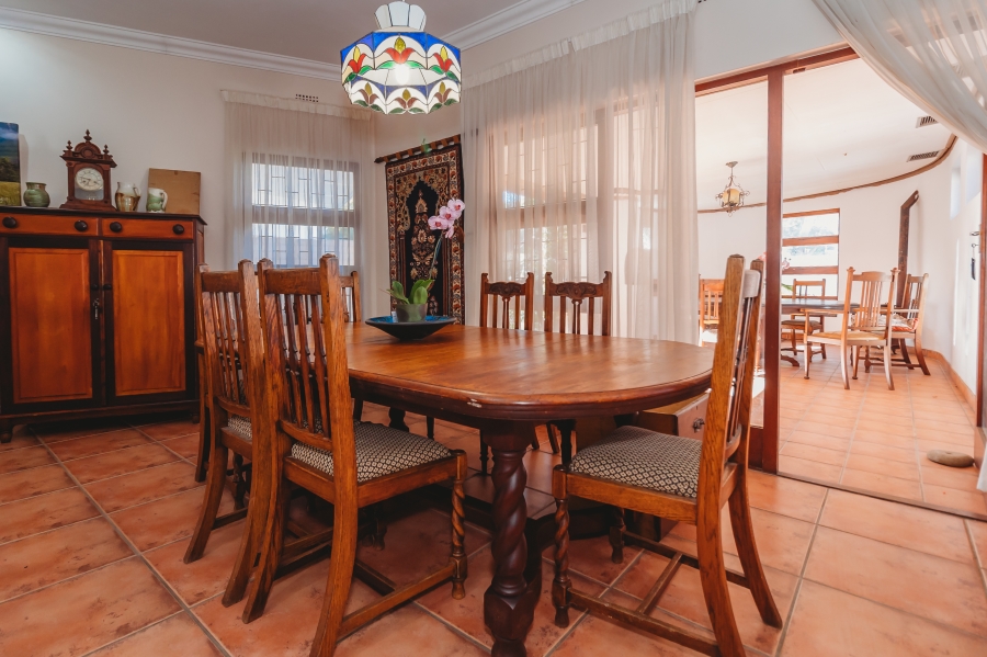 4 Bedroom Property for Sale in Glen Barrie Western Cape
